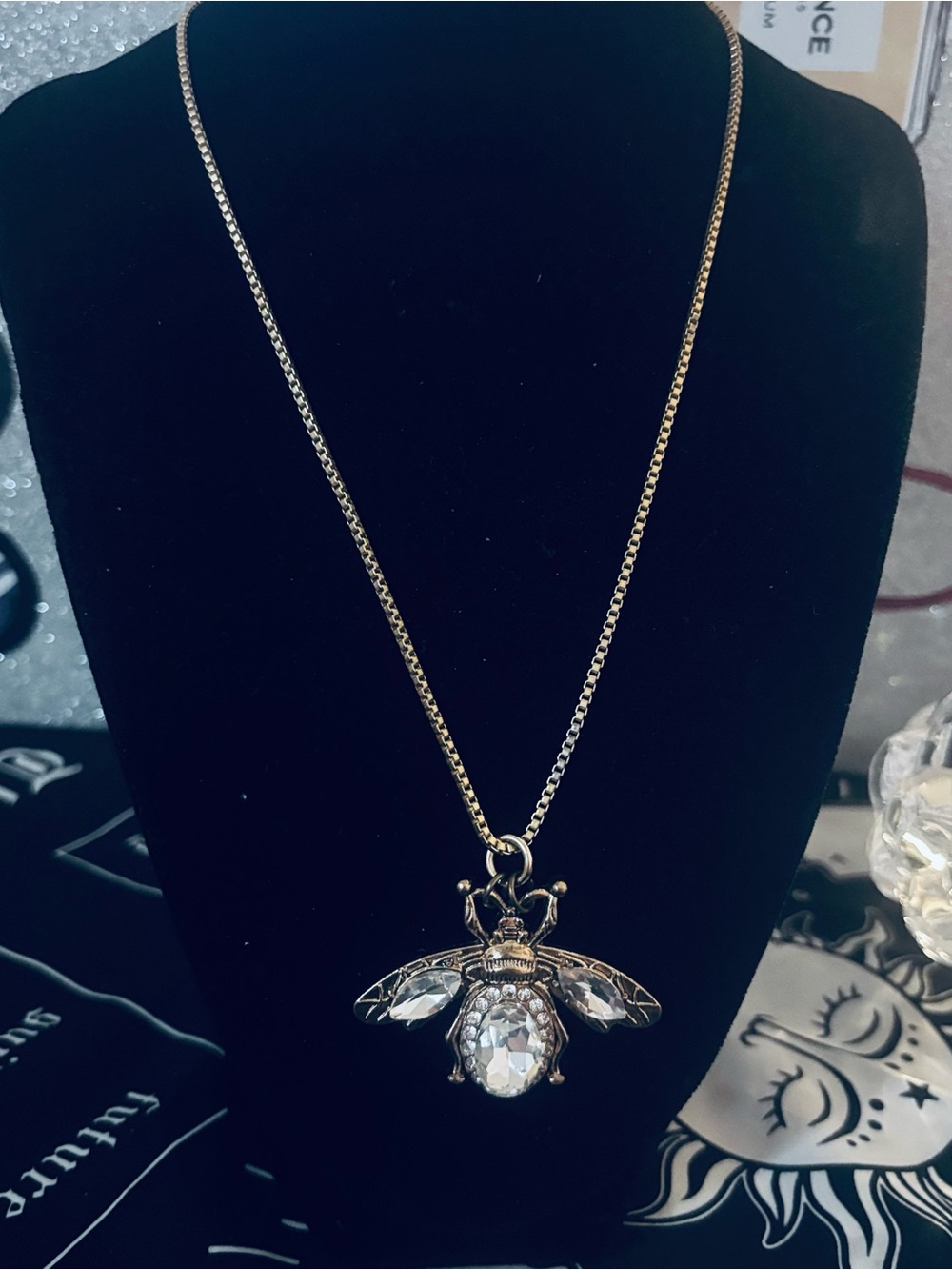 Vintage Sarah Coventry Crystal Bee Pendant Necklace 18” Gold Tone